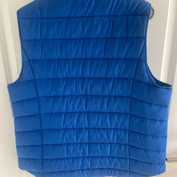 REDUCED! $20 Michael Kors Women’s Vest!
Brand NEW Condition! - Picture 7 of 7